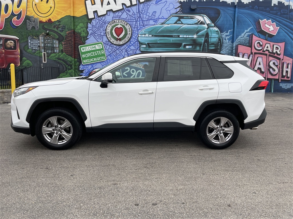 Used 2022 Toyota RAV4 XLE with VIN 2T3P1RFV0NW270612 for sale in Kansas City