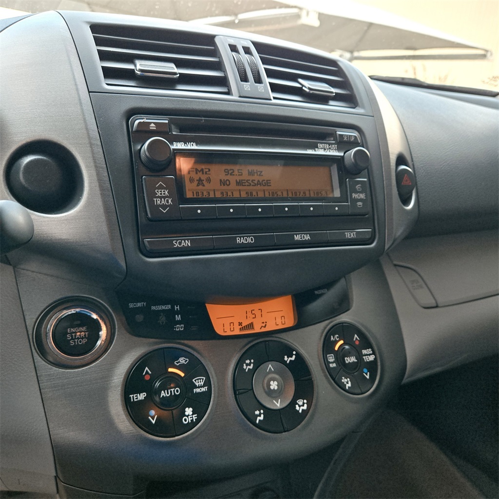 2012 Toyota RAV4 Limited photo 17