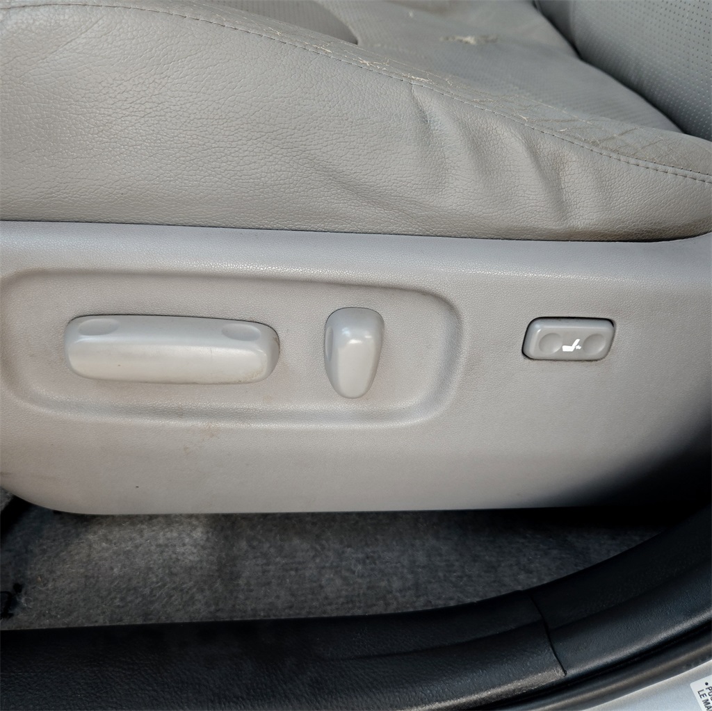 2012 Toyota RAV4 Limited photo 25