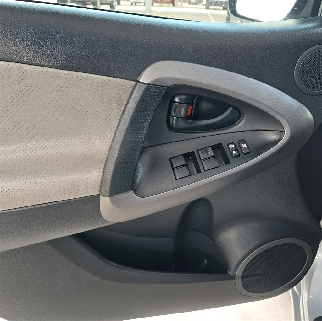 2012 Toyota RAV4 Limited photo 30