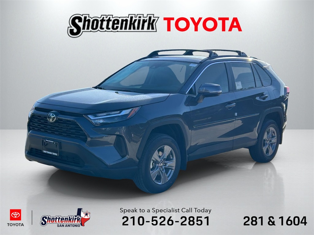 2025 Toyota RAV4 XLE's photo