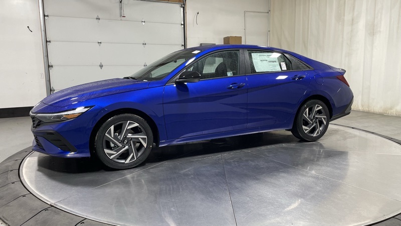 2025 Hyundai Elantra SEL Sport photo 4