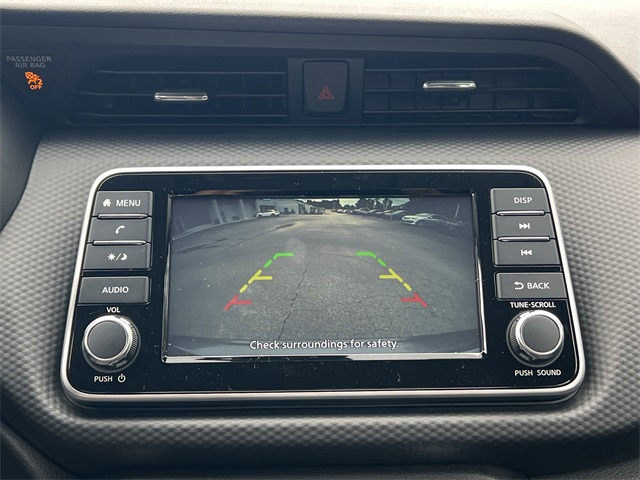 2025 Nissan Kicks Play S photo 3