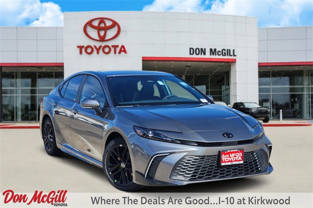 2026 Toyota Camry SE's photo