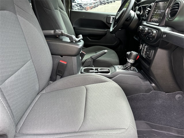 2023 Jeep Gladiator Sport photo 12