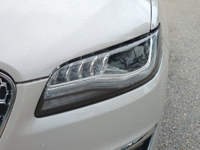 2019 Lincoln MKZ Reserve photo 9