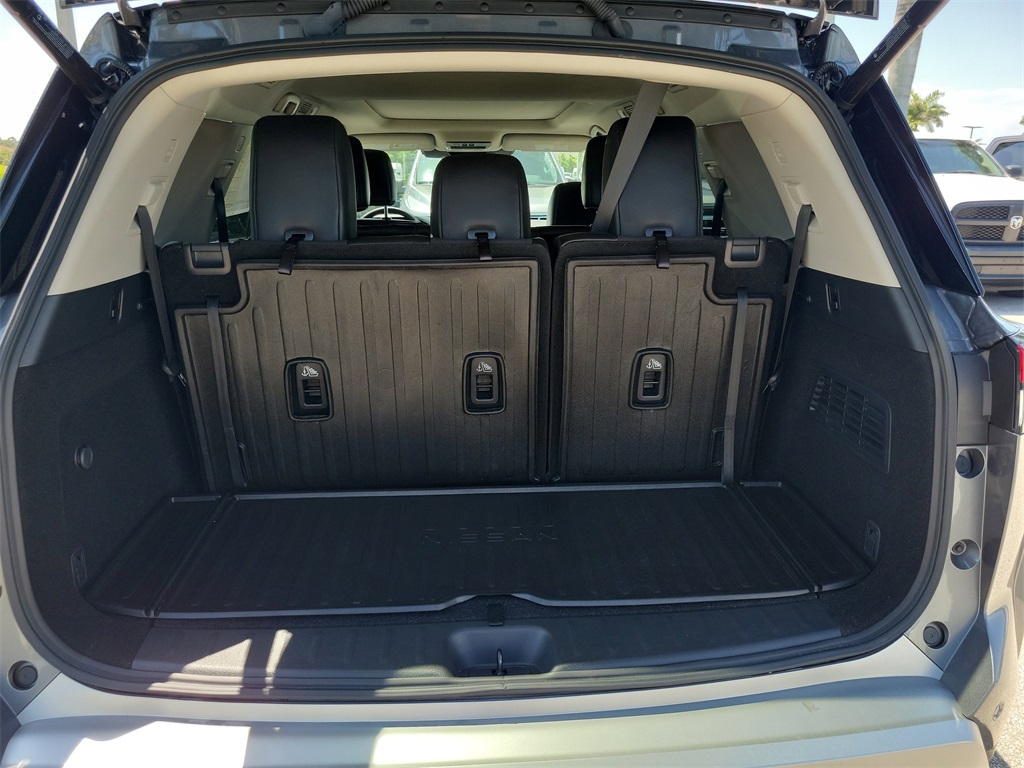2024 Gun Metallic Nissan Pathfinder Platinum FWD SUV