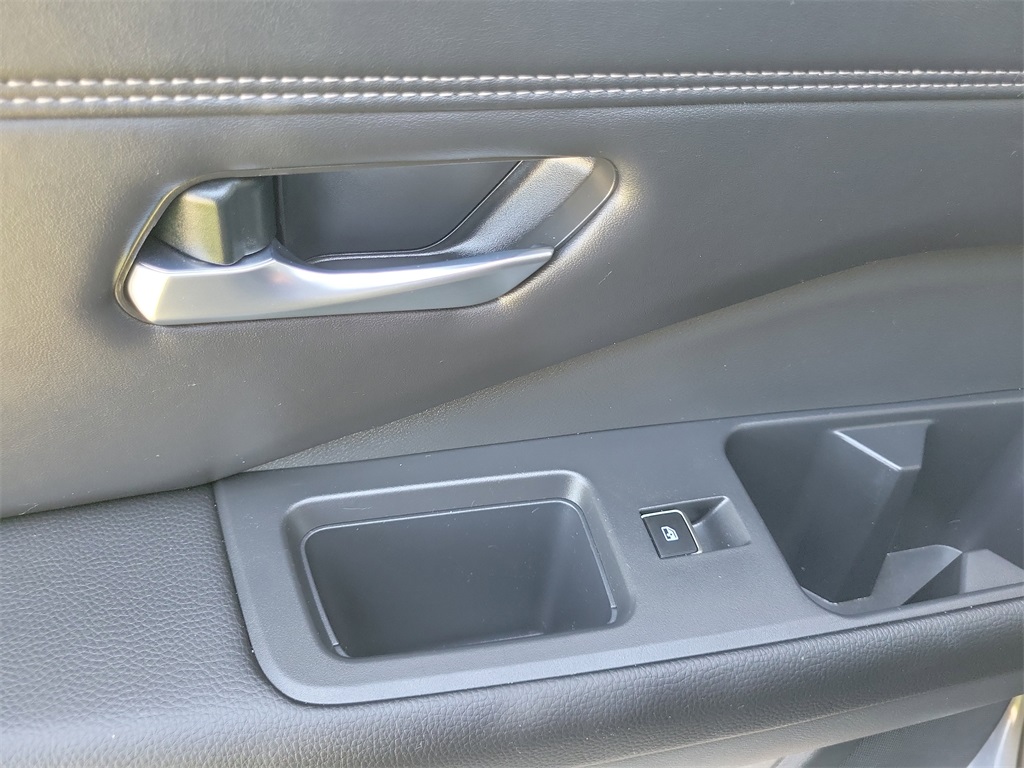 2024 Gun Metallic Nissan Pathfinder Platinum FWD SUV