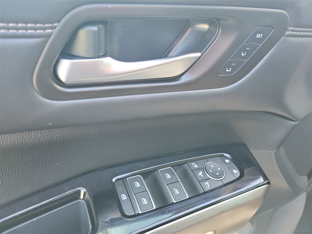 2024 Gun Metallic Nissan Pathfinder Platinum FWD SUV