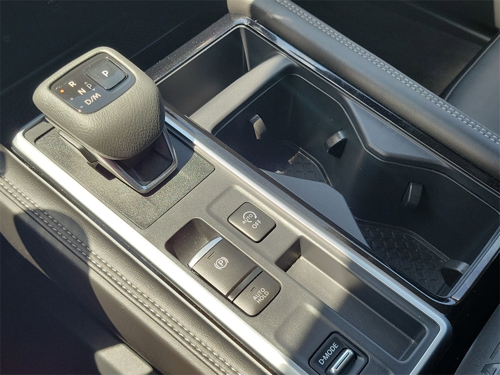 2024 Gun Metallic Nissan Pathfinder Platinum FWD SUV