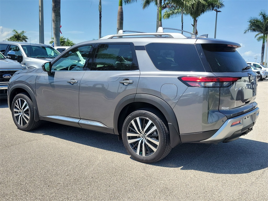 2024 Gun Metallic Nissan Pathfinder Platinum FWD SUV