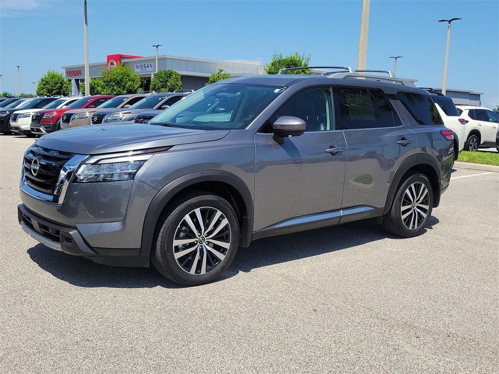 2024 Gun Metallic Nissan Pathfinder Platinum FWD SUV