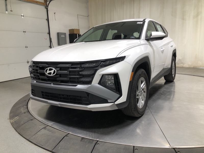 2025 Hyundai Tucson SE photo 3