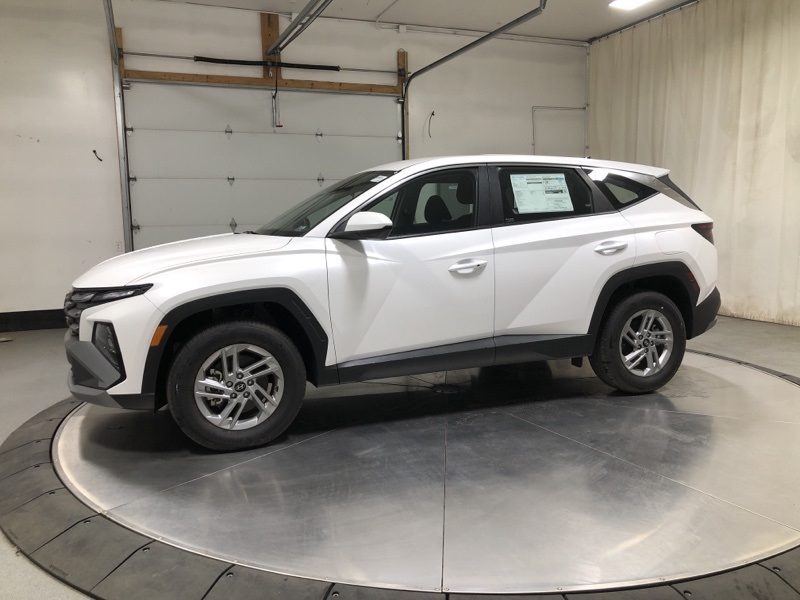 2025 Hyundai Tucson SE photo 4