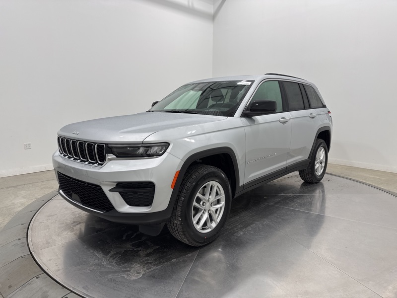 2025 Jeep Grand Cherokee Laredo X photo 3