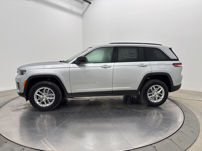 2025 Jeep Grand Cherokee Laredo X photo 4