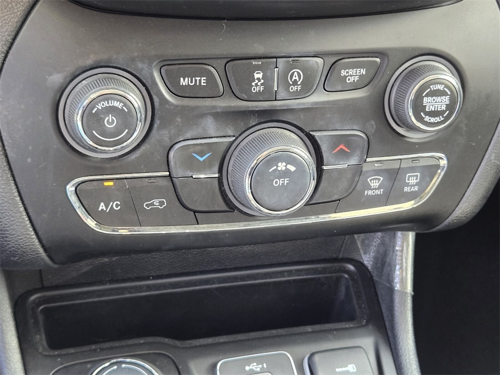 used 2020 Jeep Cherokee car, priced at $17,515