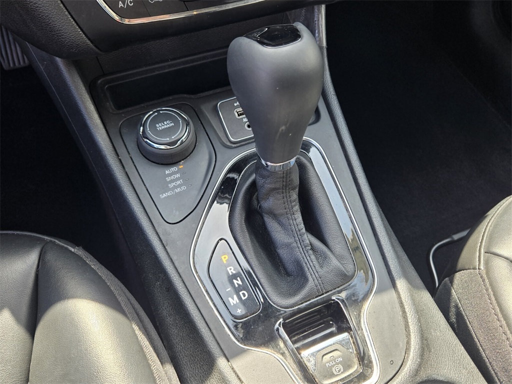 used 2020 Jeep Cherokee car, priced at $17,515