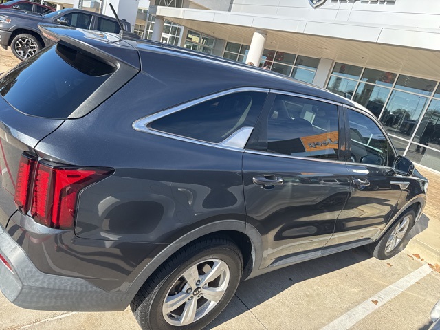 2021 Kia Sorento LX photo 4