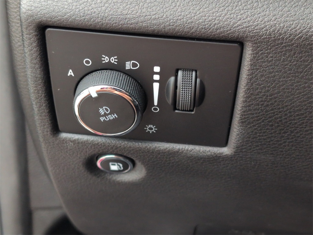 used 2018 Jeep Grand Cherokee car, priced at $12,998