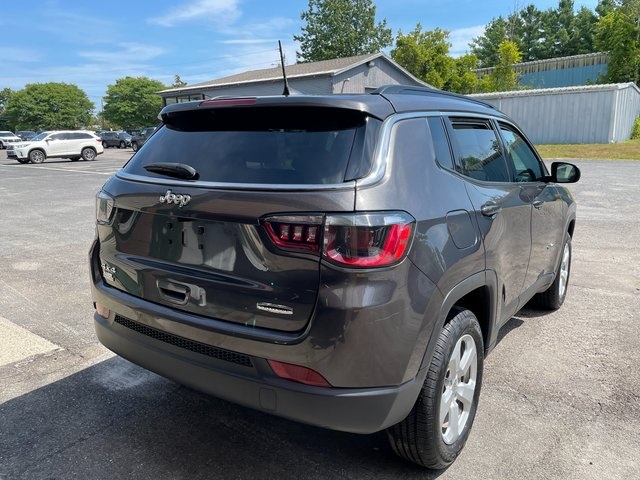 2020 Jeep Compass Latitude photo 3