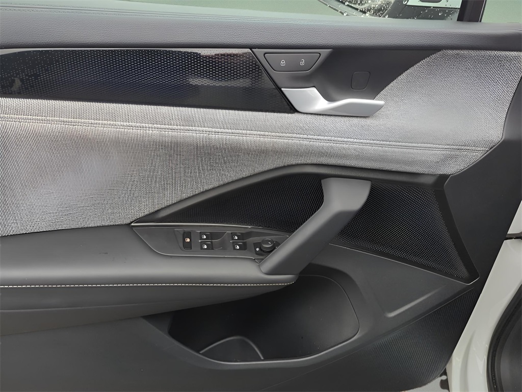 Used 2025 Volkswagen Tiguan SUV