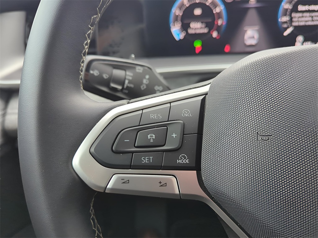 Used 2025 Volkswagen Tiguan SUV