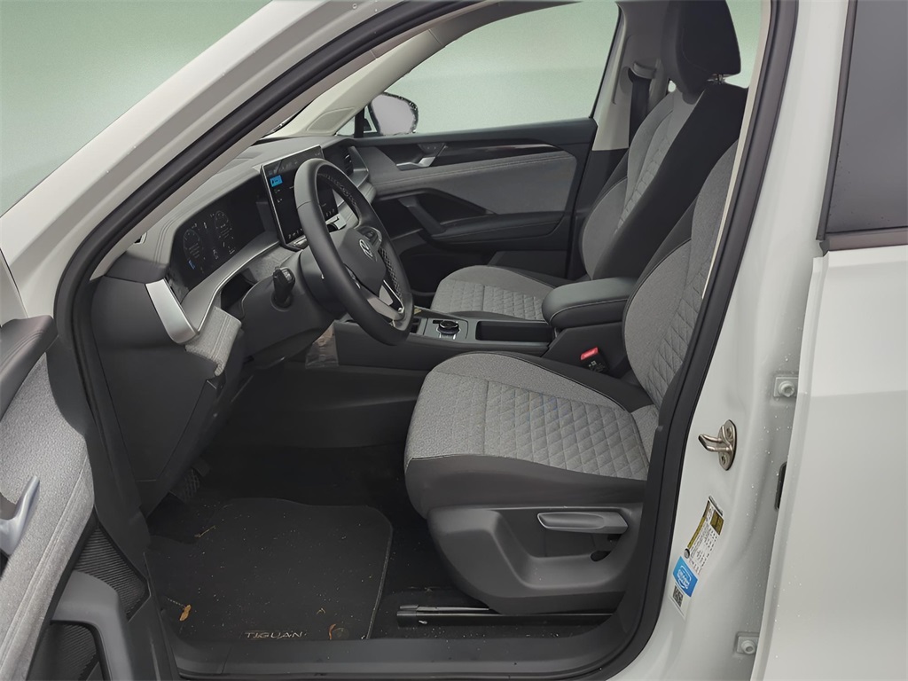 Used 2025 Volkswagen Tiguan SUV