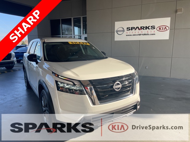 2024 Nissan Pathfinder S's photo