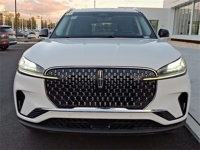 2025 Lincoln Aviator Premiere photo 3