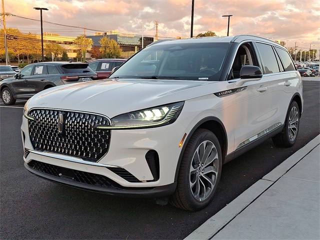 2025 Lincoln Aviator Premiere photo 4