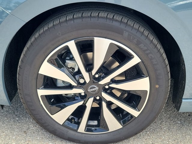 2025 Gray Metallic Nissan Sentra SV FWD Sedan