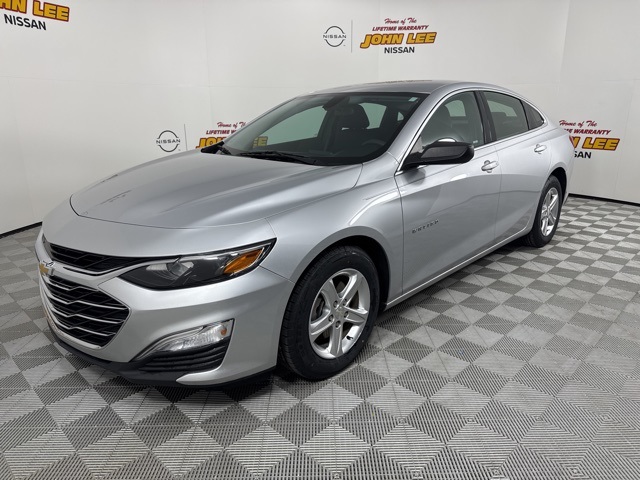 2019 Silver Ice Metallic Chevrolet Malibu LS Sedan