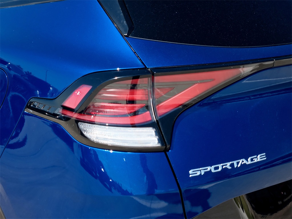 2023 Kia Sportage photo 3