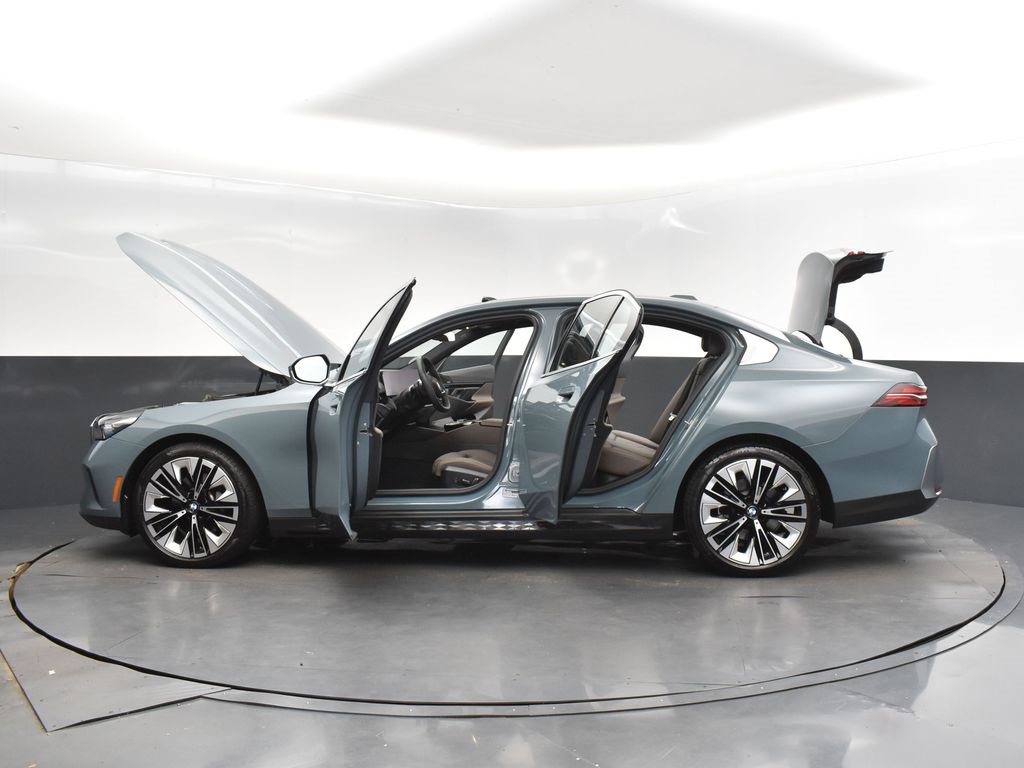 2024 Cape York Green Metallic BMW 5 Series 530i RWD Sedan