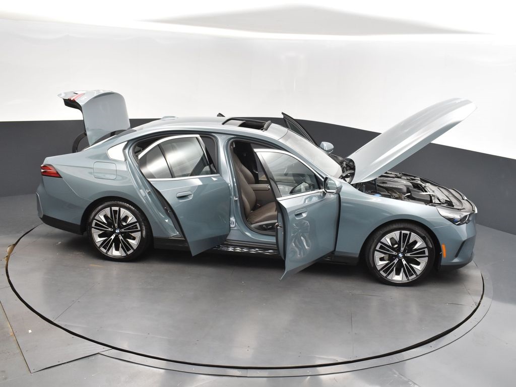 2024 Cape York Green Metallic BMW 5 Series 530i RWD Sedan