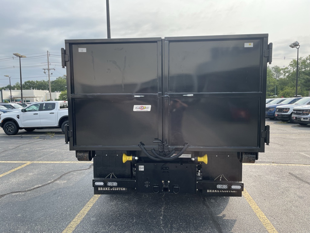 2025 Ford F-600 photo 3