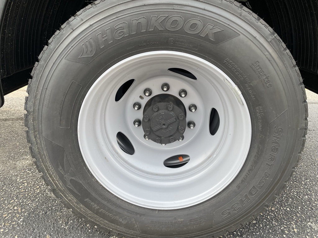2025 Ford F-600 photo 4