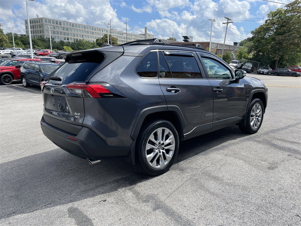 2024 Toyota RAV4 XLE Premium photo 2