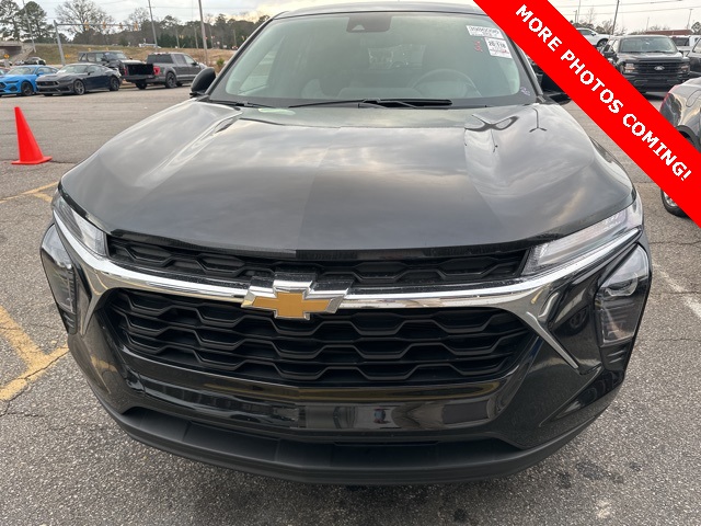 2025 Chevrolet Trax LS's photo