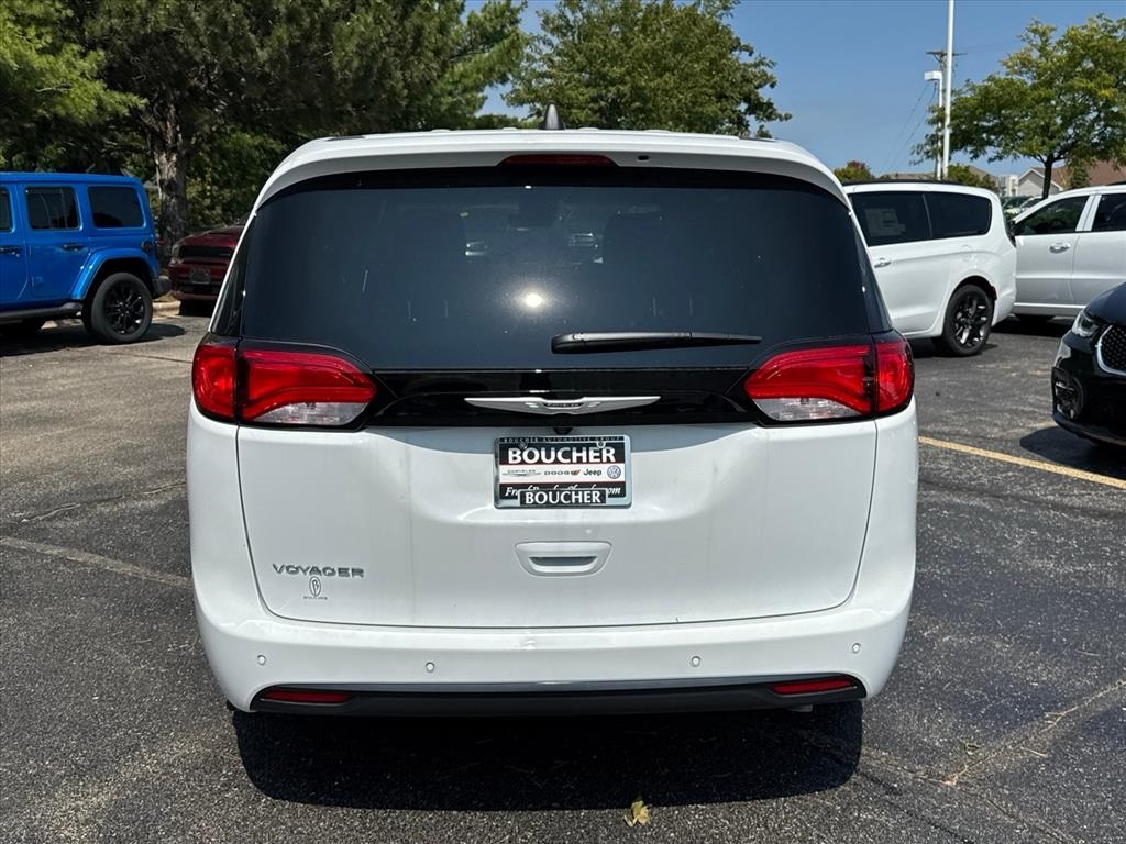 2026 Chrysler Voyager LX photo 3