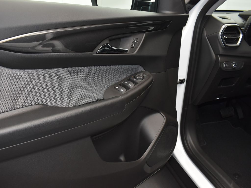 2025 Summit White Chevrolet TrailBlazer LS FWD SUV