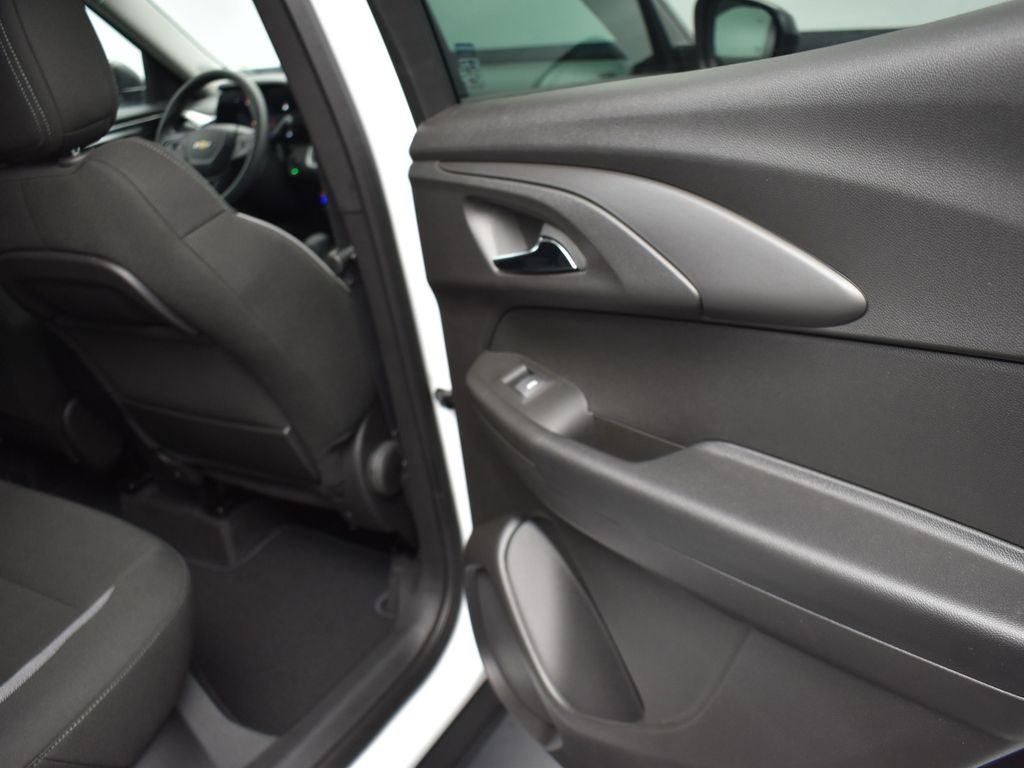 2025 Summit White Chevrolet TrailBlazer LS FWD SUV