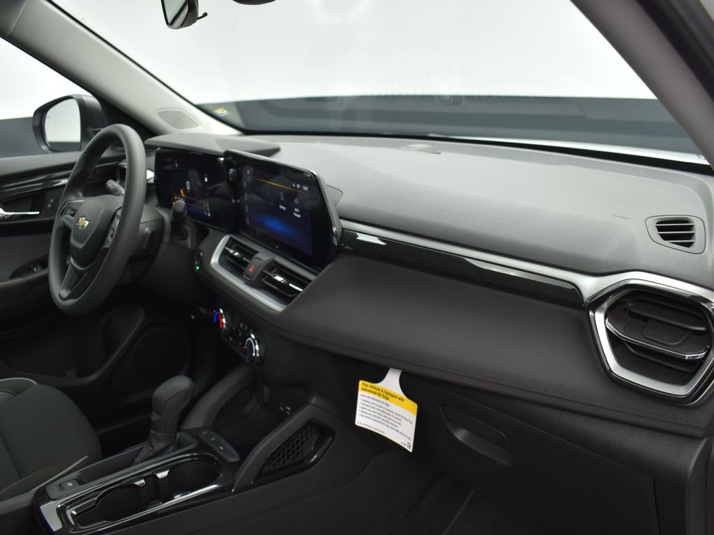 2025 Summit White Chevrolet TrailBlazer LS FWD SUV