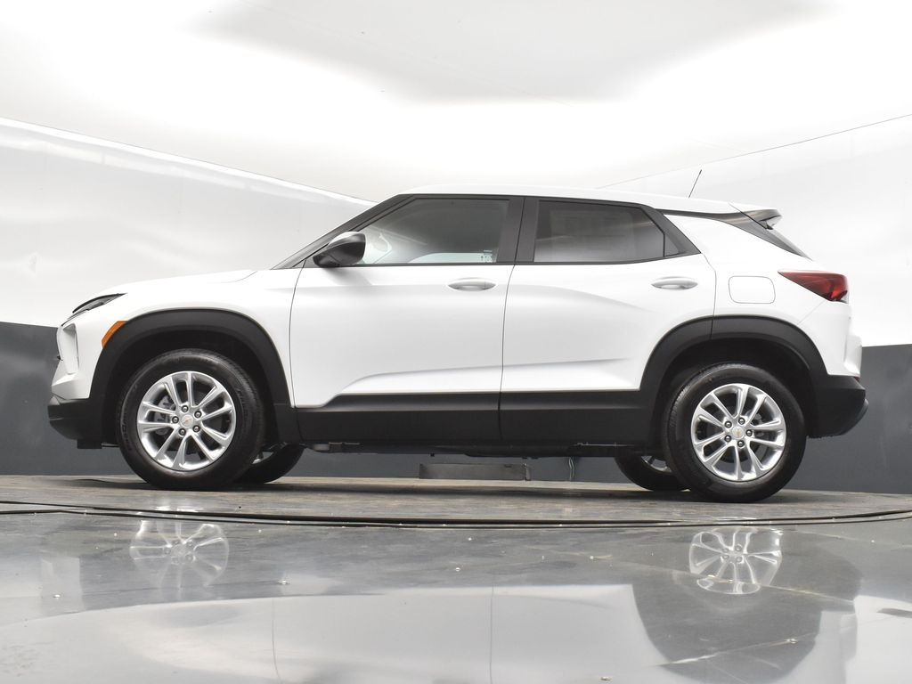 2025 Summit White Chevrolet TrailBlazer LS FWD SUV