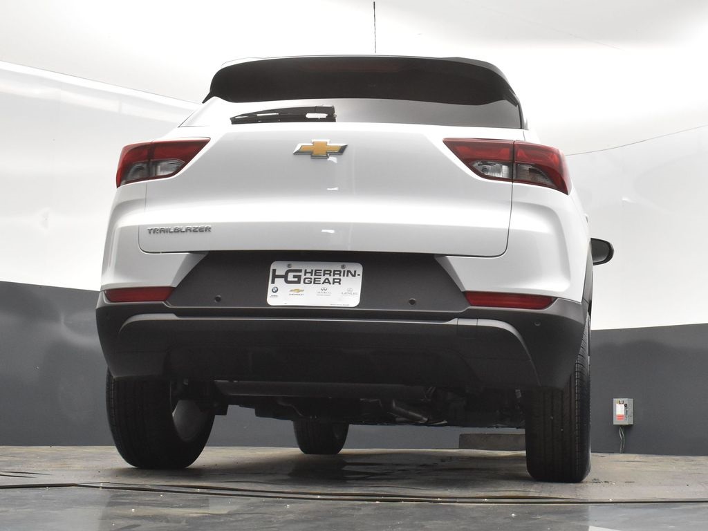 2025 Summit White Chevrolet TrailBlazer LS FWD SUV