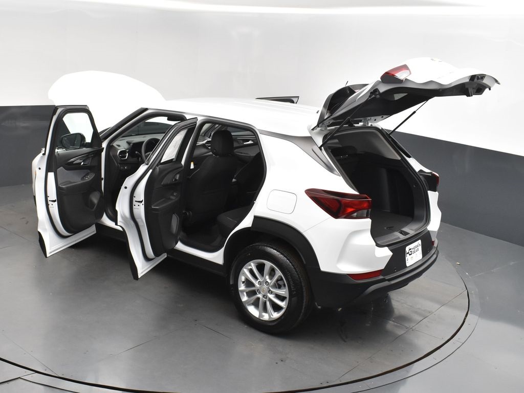 2025 Summit White Chevrolet TrailBlazer LS FWD SUV