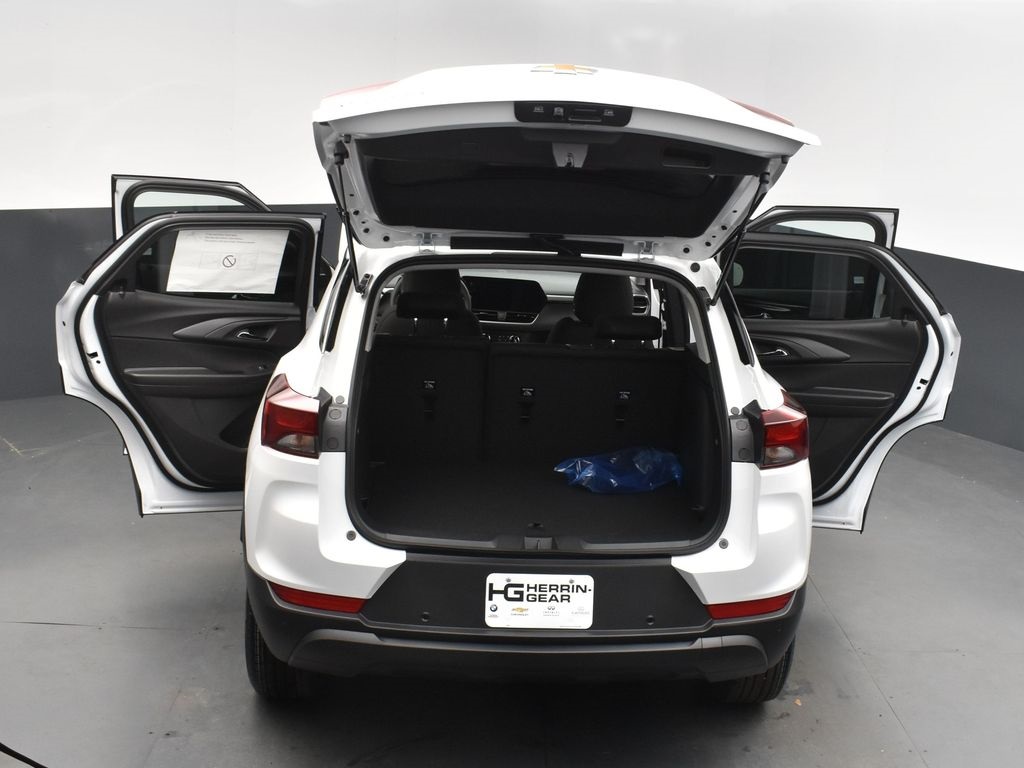 2025 Summit White Chevrolet TrailBlazer LS FWD SUV