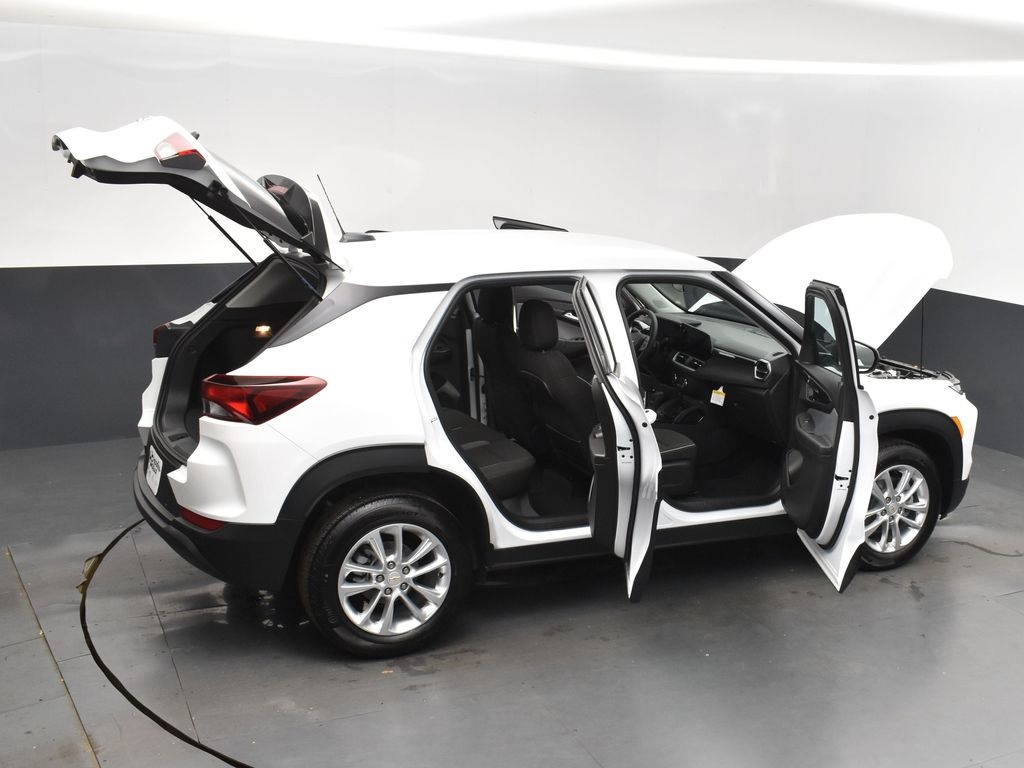 2025 Summit White Chevrolet TrailBlazer LS FWD SUV