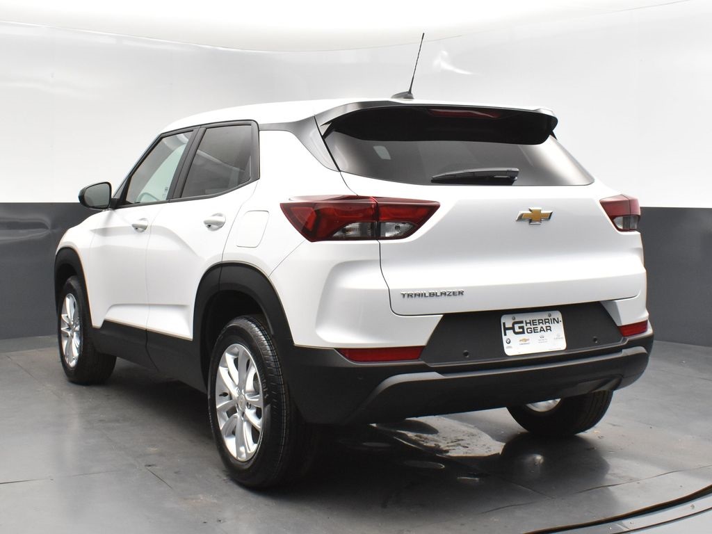 2025 Summit White Chevrolet TrailBlazer LS FWD SUV